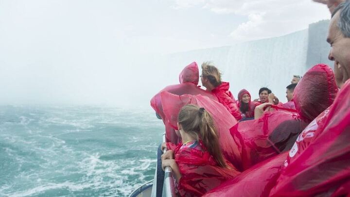 Fallsview Tours Niagara Falls Parkway Walk from Casino Niagara with Boat Cruise (4/12)