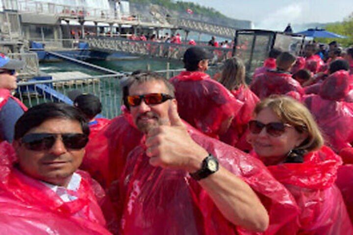 Fallsview Tours Niagara Falls Parkway Walk from Casino Niagara with Boat Cruise (1/12)