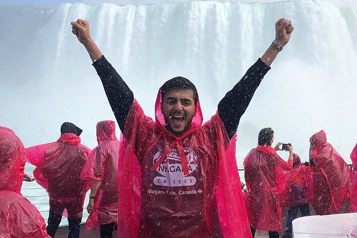 Fallsview Tours Niagara Falls Parkway Walk from Casino Niagara with Boat Cruise (6/12)