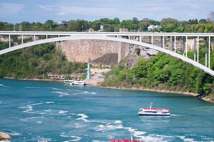 Fallsview Tours Niagara Falls Parkway Walk from Casino Niagara with Boat Cruise (9/12)