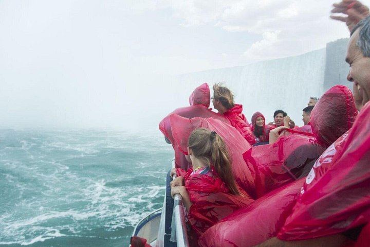 Niagara Falls Tour for 6 with Downtown Hotel Pickup, Boat Cruise, Skylon and Maple Trail (7/12)