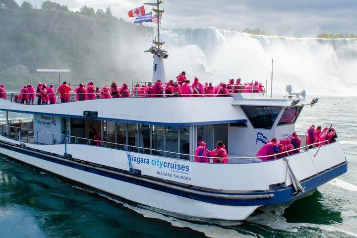 Niagara Falls Tour for 6 with Downtown Hotel Pickup, Boat Cruise, Skylon and Maple Trail (9/12)