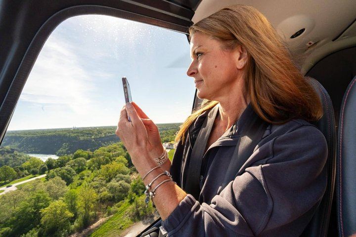 Niagara Falls Canada Helicopter Tour with Boat Cruise and Journey Behind the Falls (2/12)
