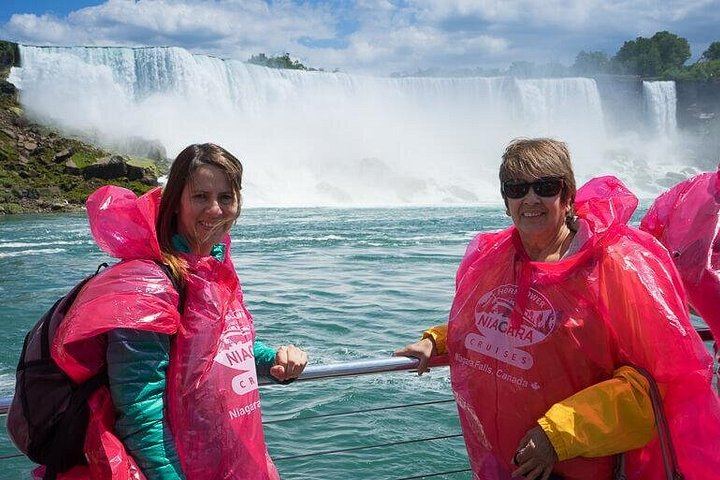 Niagara Falls Day and Evening Tour from Toronto with Boat Cruise and Optional Dinner (5/12)