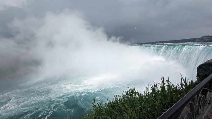 Private Niagara Falls Tour in Black Luxury SUV with Cruise, Journey and Skylon Tower (4/7)