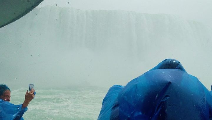 Niagara Falls Canadian Side Day Tour with Maid of the Mist and Skylon Tower (4/12)