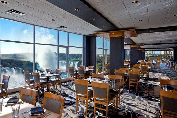 Niagara Falls Canadian Side Tour with Ontario and New York Hotel Pickup, Boat, Skylon (2/12)