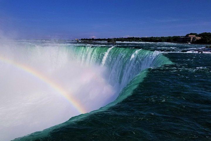 Niagara Falls Canadian Side Day Tour with Maid of the Mist and Skylon Tower (11/12)