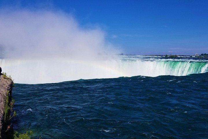 Niagara Falls Canadian Side Day Tour with Maid of the Mist and Skylon Tower (12/12)