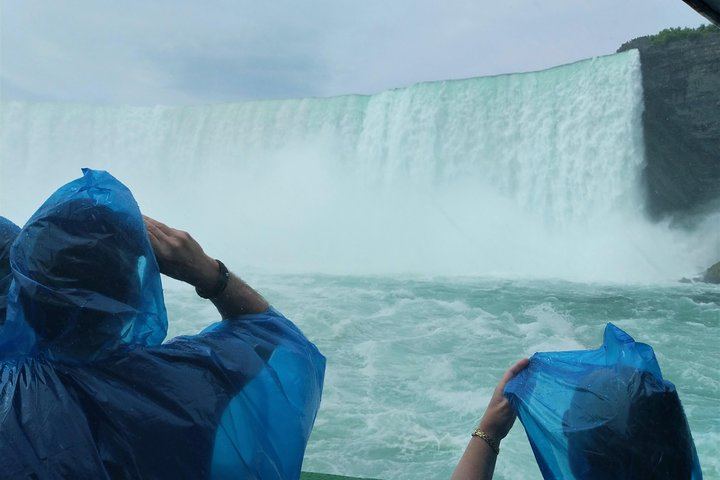 Niagara Falls Two-Country Tour by Over the Falls Tours: Boat, Cave, Skylon Tower (5/12)