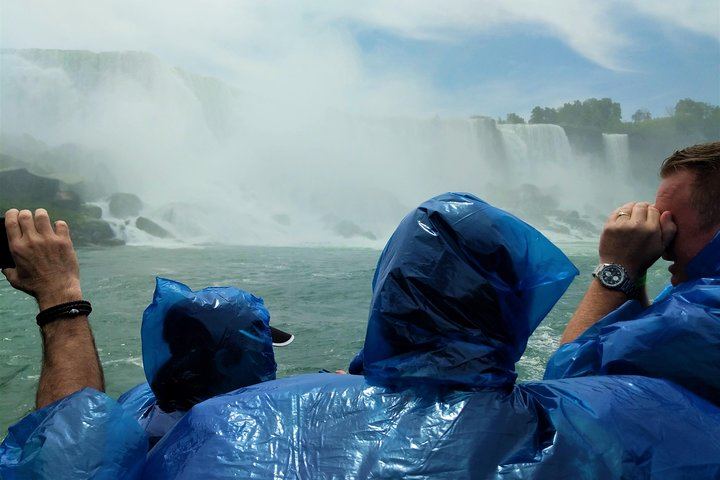 Niagara Falls Two-Country Tour by Over the Falls Tours: Boat, Cave, Skylon Tower (9/12)