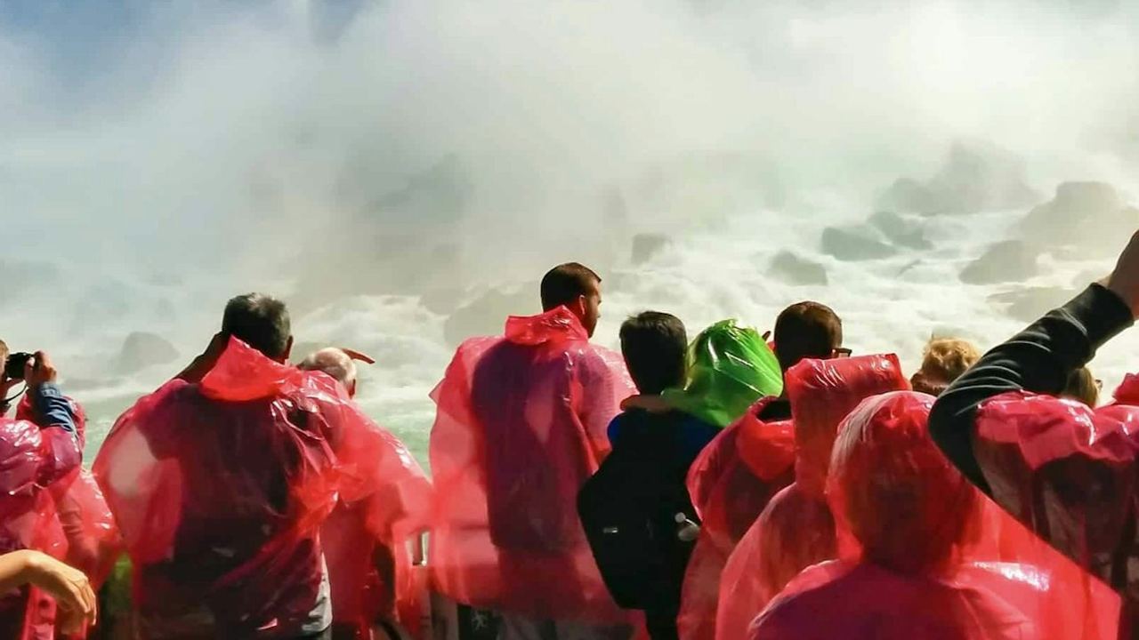 Niagara Falls Day and Evening Guided Tour with Attractions and Dinner Packages (1/12)