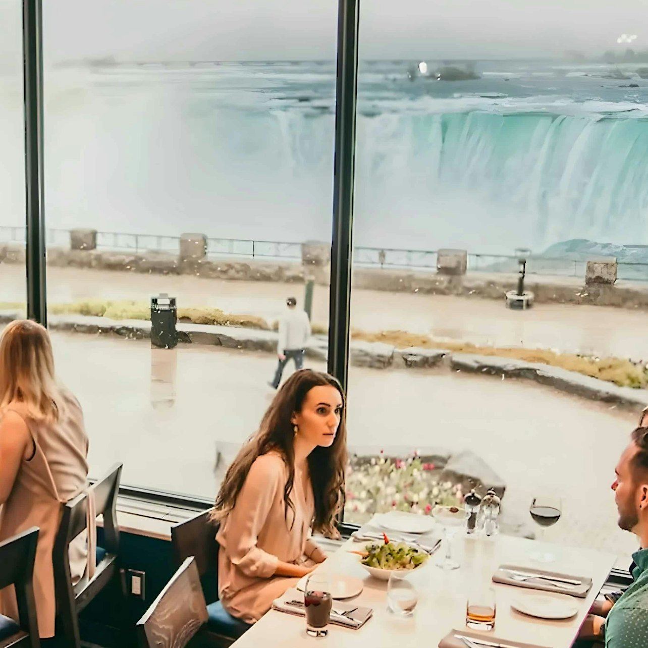 Niagara Falls Day and Evening Guided Tour with Attractions and Dinner Packages (6/12)