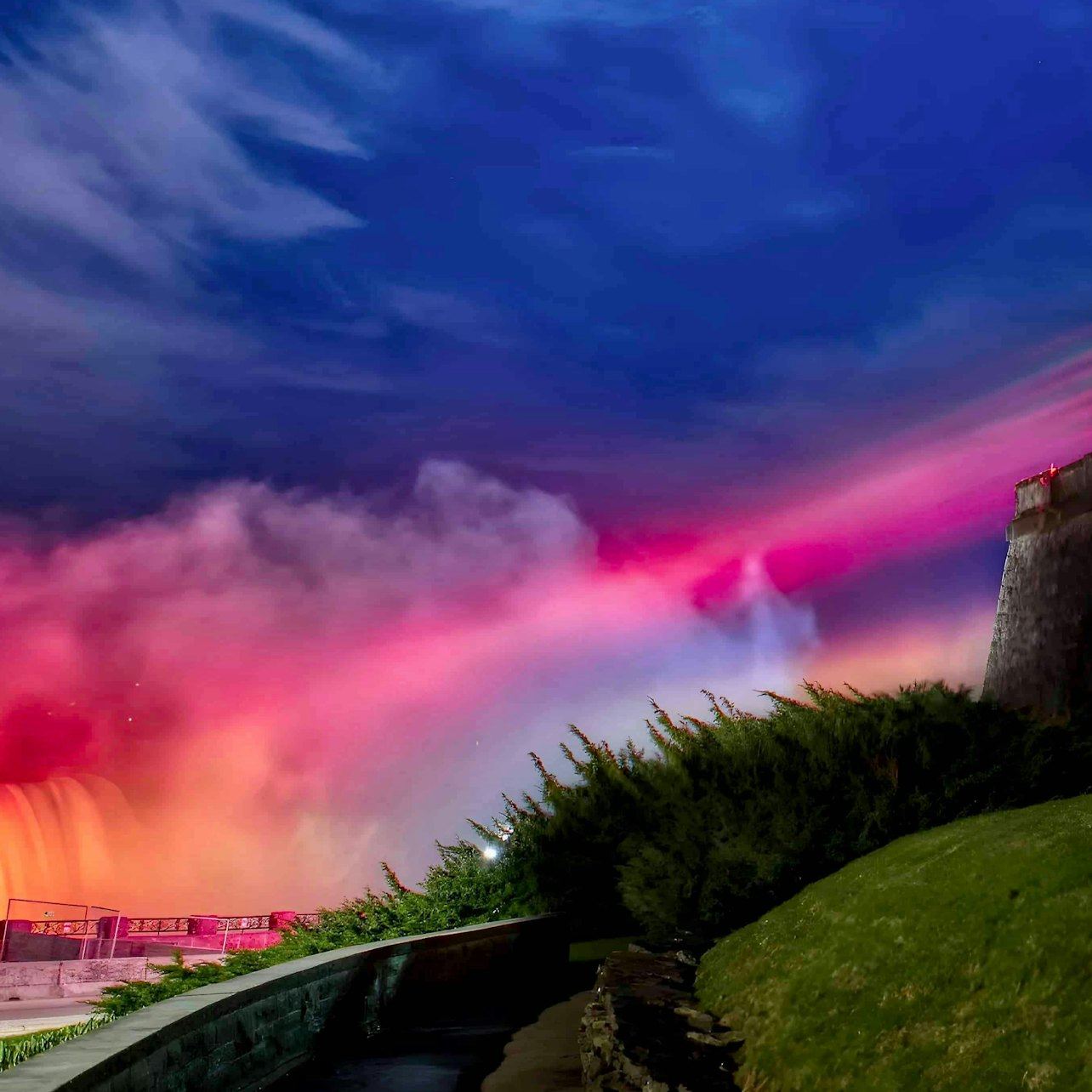 Niagara Falls Day and Evening Guided Tour with Attractions and Dinner Packages (4/12)