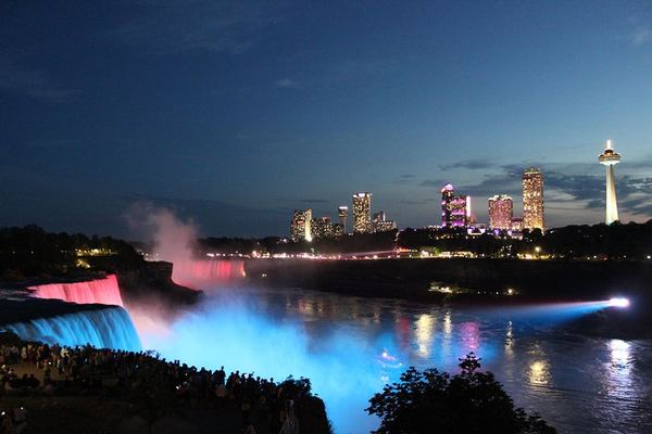Niagara Falls Day and Night Tour from NYC with Evening Illumination Viewing