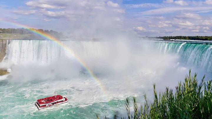 Niagara Falls Evening Minibus Tour from Toronto with Cruise, Dinner Option and Tower (2/12)