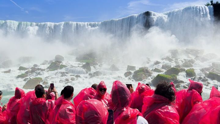 Niagara Falls Nine-Hour Day Tour from Toronto with WiFi Coach and Early Arrival (3/12)