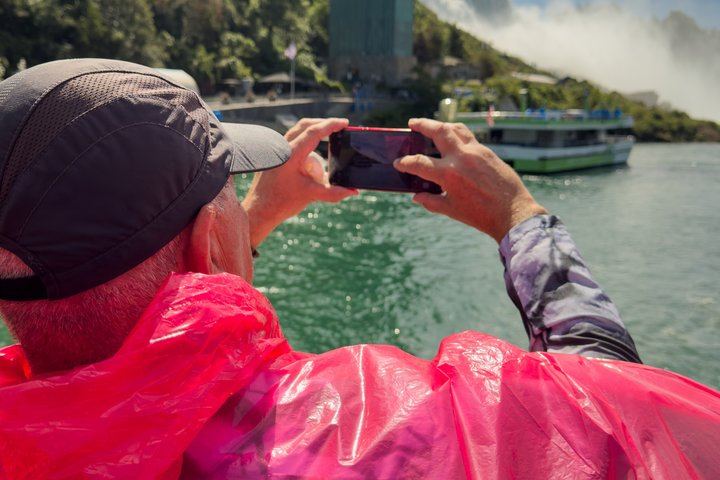 Niagara Falls Nine-Hour Day Tour from Toronto with WiFi Coach and Early Arrival (8/12)