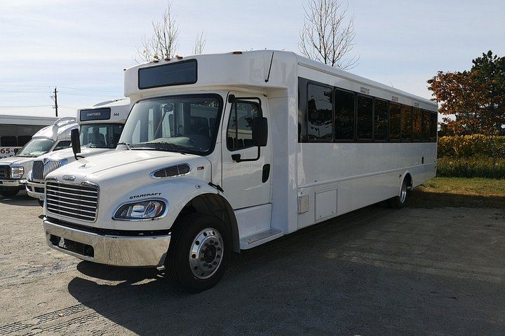 Niagara Falls Coach Day Tour from Toronto with Floral Clock and Parkway Drive (11/12)