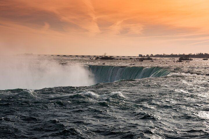 Niagara Falls Day Tour from Toronto Airport Marriott with Priority Boarding and Cruise (5/9)