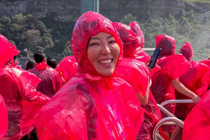 Niagara Falls Nine-Hour Day Tour from Toronto with WiFi Coach and Early Arrival (4/12)