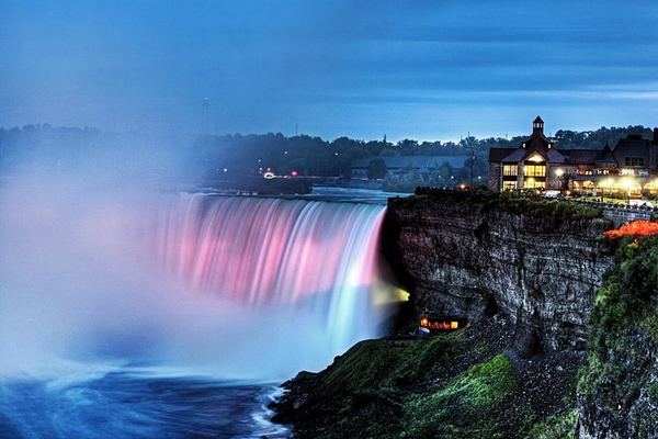 Niagara Falls USA Evening Tour with Maid of the Mist, Cave of the Winds and Illumination