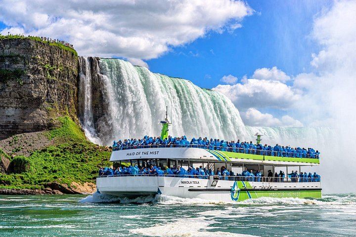 Niagara Falls USA Evening Tour with Maid of the Mist, Cave of the Winds and Illumination (2/5)