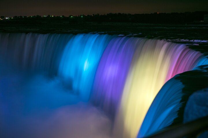 Toronto Full-Day Niagara Falls Tour with Hornblower Cruise, Maple Tasting and Fireworks (1/12)