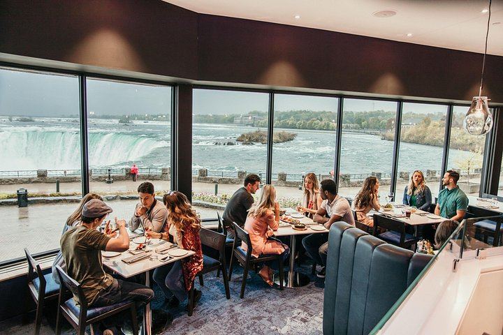 Toronto Full-Day Niagara Falls Tour with Hornblower Cruise, Maple Tasting and Fireworks (10/12)