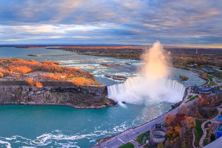 Toronto Full-Day Niagara Falls Tour with Hornblower Cruise, Maple Tasting and Fireworks (12/12)