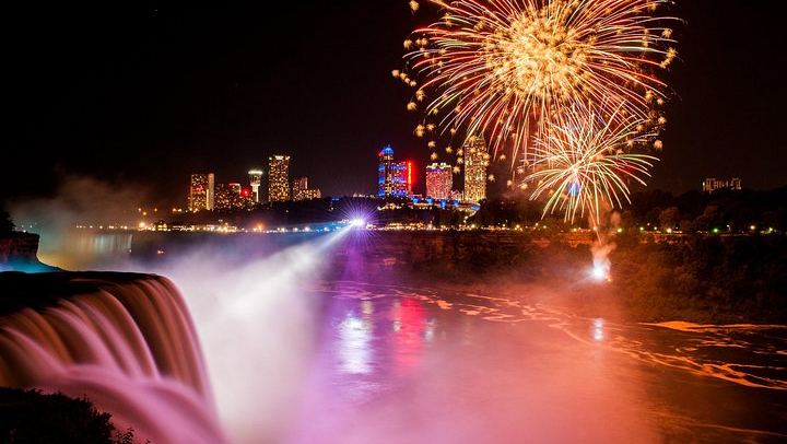 Niagara Falls USA Evening Tour with Maid of the Mist, Cave of the Winds and Illumination (1/5)