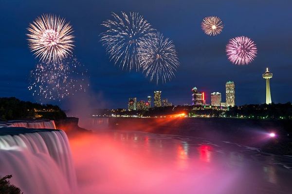 Niagara Falls Day and Evening Tour from Toronto with Boat Cruise and Optional Dinner