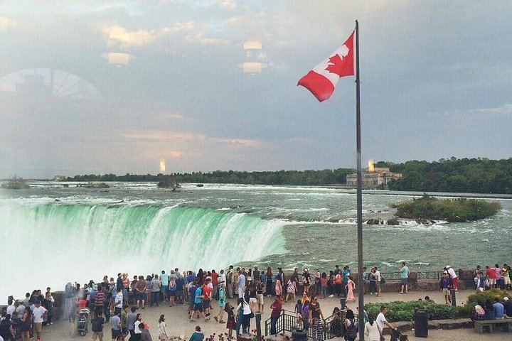 Niagara Falls Canadian Side Tour with Ontario and New York Hotel Pickup, Boat, Skylon (11/12)