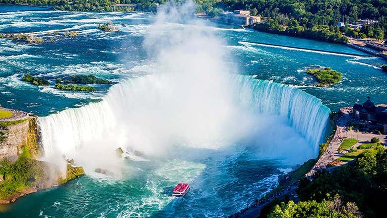 Niagara Falls Full-Day Bus Tour from Times Square with Guide, Audio or Boat Options (1/6)