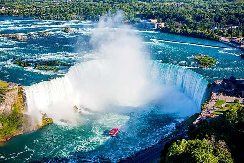 Niagara Falls Full-Day Bus Tour from Times Square with Guide, Audio or Boat Options (1/6)