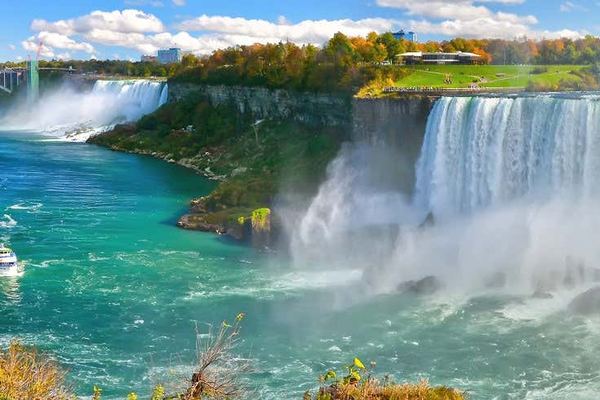 Niagara Falls Full-Day Bus Tour from Times Square with Guide, Audio or Boat Options