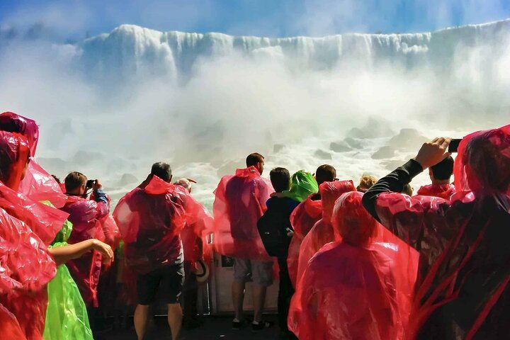 Niagara Falls Tour from Toronto or Mississauga with Cruise and Journey Behind the Falls (5/12)
