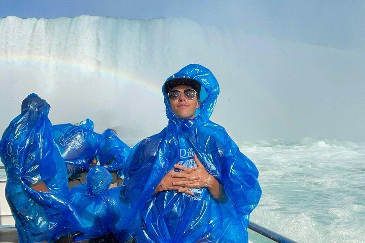 Niagara Falls Small-Group Chauffeured Tour: Boat, Cave of the Winds, Tesla Statue (8/12)