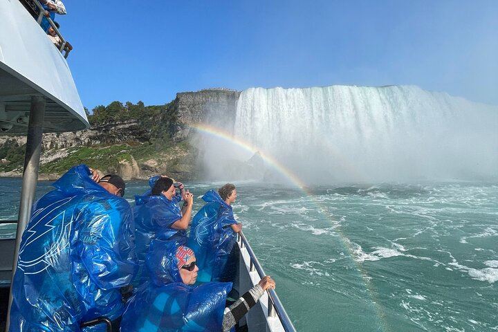 Niagara Falls Small-Group Chauffeured Tour: Boat, Cave of the Winds, Tesla Statue (9/12)