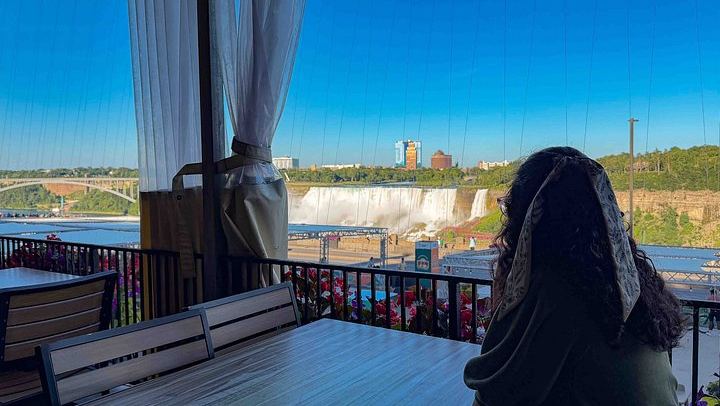 Skylon Tower Walking Night Tour with Fallsview Dinner and Fireworks Boat Cruise (2/7)