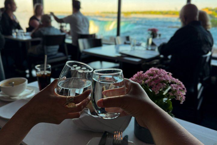 Skylon Tower Walking Night Tour with Fallsview Dinner and Fireworks Boat Cruise (6/7)
