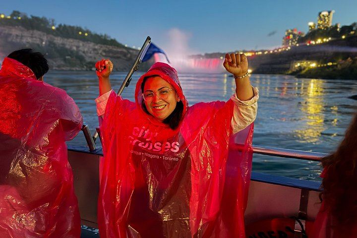 Skylon Tower Walking Night Tour with Fallsview Dinner and Fireworks Boat Cruise (4/7)