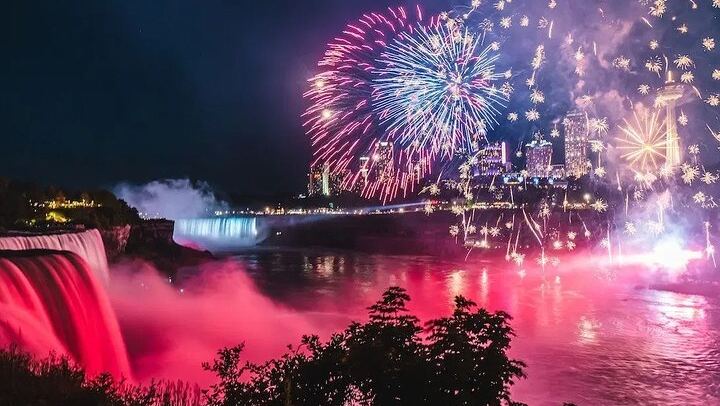 Niagara Falls USA Night Walking Tour from Hard Rock Cafe with Fireworks (3/5)