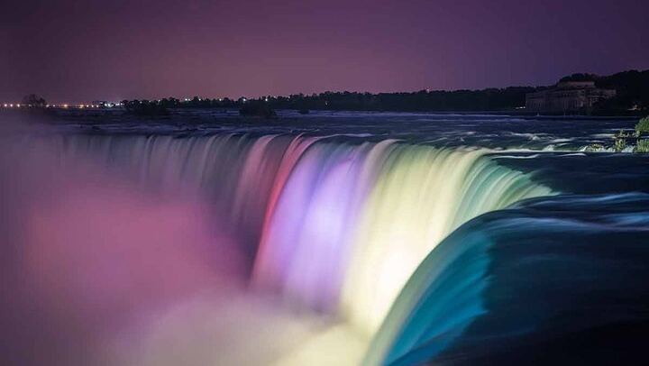 Niagara Falls USA Night Walking Tour from Hard Rock Cafe with Fireworks (4/5)