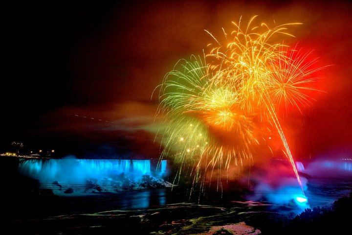 Niagara Falls USA Night Walking Tour from Hard Rock Cafe with Fireworks (2/5)