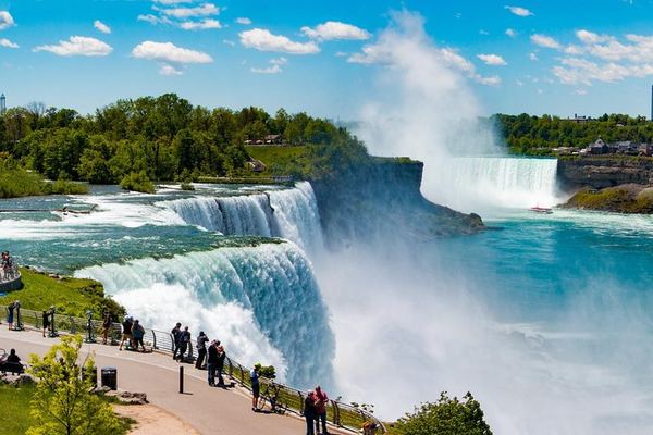 Niagara Falls Overnight Coach Day Trip from Times Square with Goat Island Stop