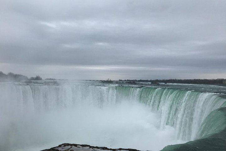 Niagara Falls Overnight Coach Day Trip from Times Square with Goat Island Stop (1/6)