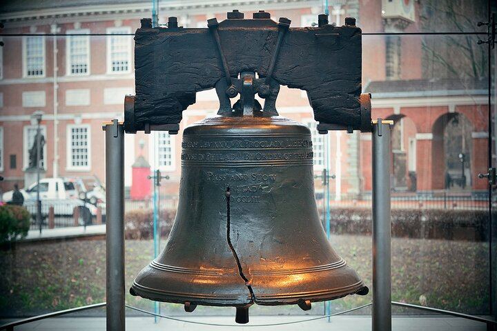 Niagara Falls, Philadelphia, Amish Country and Washington DC 4-Day Tour from NYC (1/12)