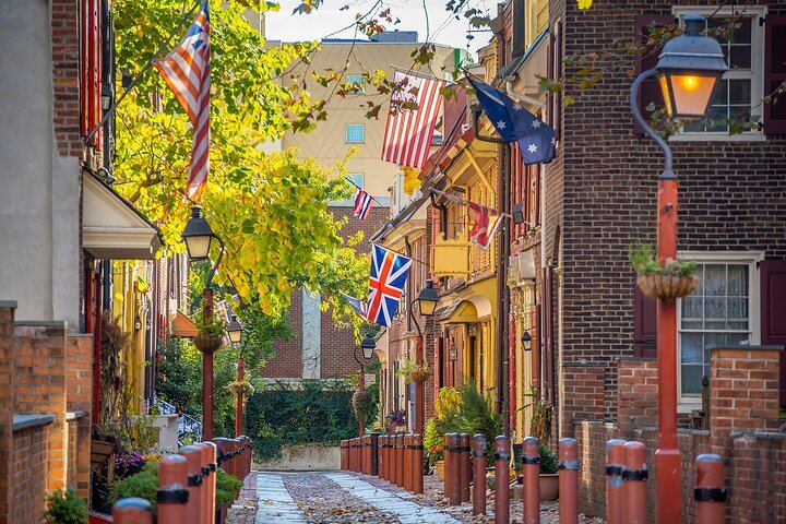 Niagara Falls, Philadelphia, Amish Country and Washington DC 4-Day Tour from NYC (11/12)