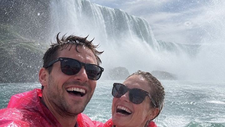 Niagara Falls Small Group Tour for 7 with Hotel Pickup, Skylon, Behind the Falls, Boat (2/12)